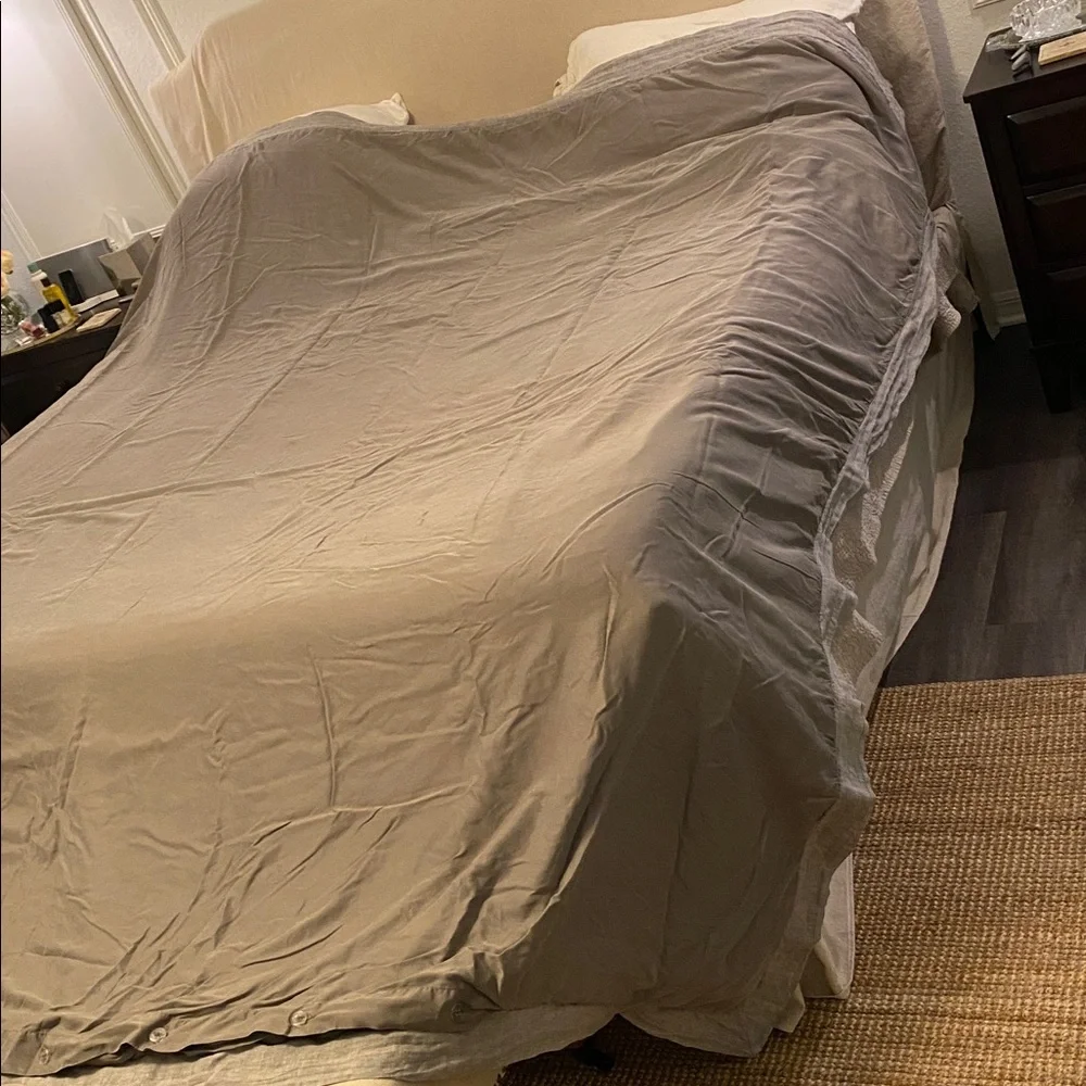 Pottery Barn Duvet Cover and Two Pillow Shams Tencel Body with Linen Trim